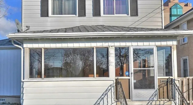 Niagara Skyline Home, Забронировать Дом для отпуска Коттеджи Ниагара Фолс, рядом с Казино Niagara, Коттедж
