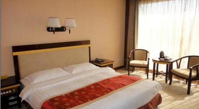 Orange Hotel  (Beijing huiyizhongxin）