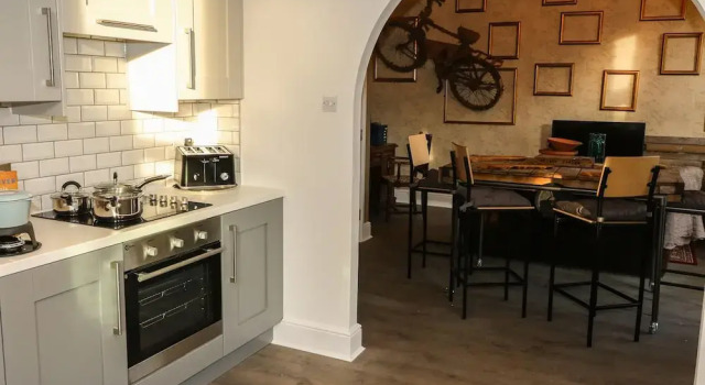 One Eight Three Guest Cottage