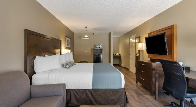 SureStay Plus Hotel by Best Western Salmon Arm, Buchen Sie Hotel  