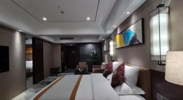 Семейный люкс Huangting Lijing Hotel