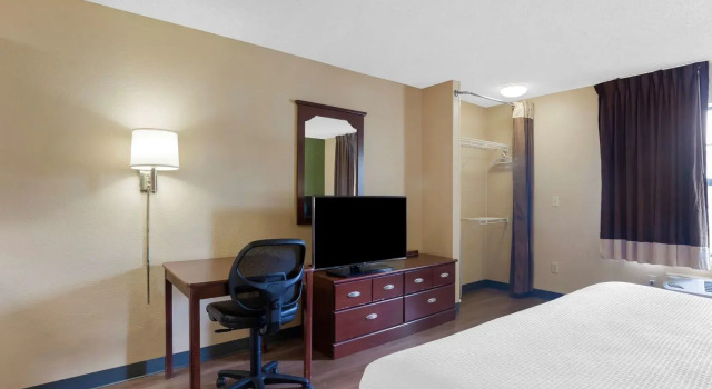 Extended Stay America - Stockton - March Lane, Book Hotel Hoteller i Stockton med parkering, Parkering