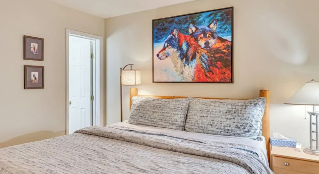 Апартаменты 1 Mi to Diamond Peak Ski Resort: Forest-View Condo