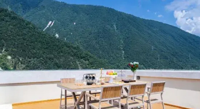 Wen Ruo Gongga No.1 Scenic Courtyard, Book Hotel Hoteller og overnatningssteder i Moxi, Hotel