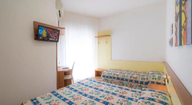 Семейный номер Standard с балконом и с частичным видом на море Hotel Continental