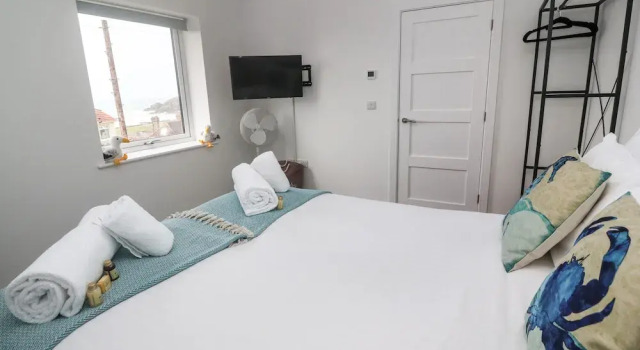 3 Praa Cove