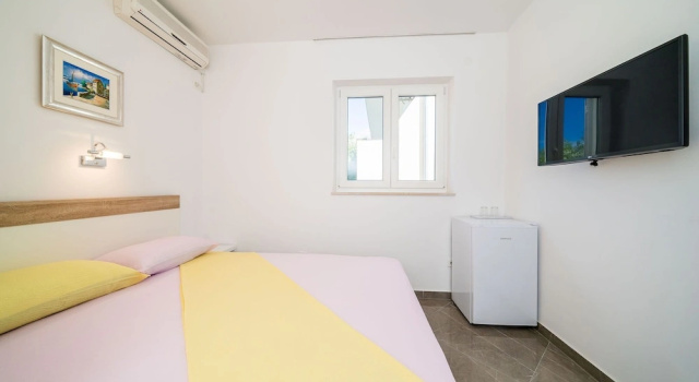 Apartment and Rooms Mato