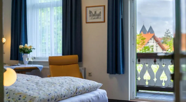 Двухместный номер Standard с балконом Pension Schweizer Hof