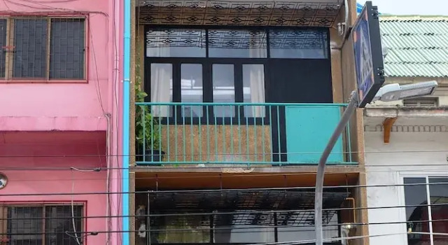 BTS Khaosan Hostel