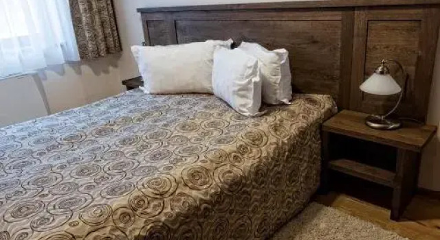 Pensiunea Görgő Panzió, Prenota Hotel Sugas Bai 