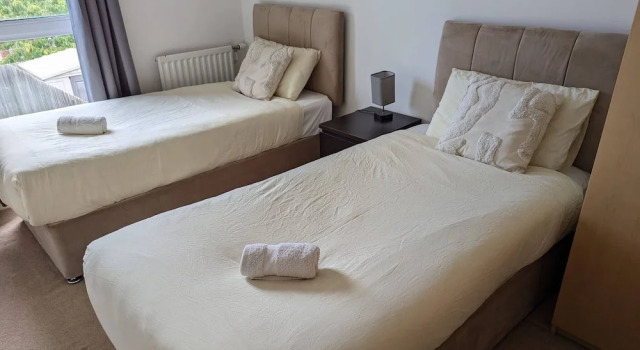 3-bed Elegant House Near Museums, Bullring & Parks, Забронировать Дом для отпуска Виллы Бирмингема, рядом с Spirit of Enterprise, Вилла