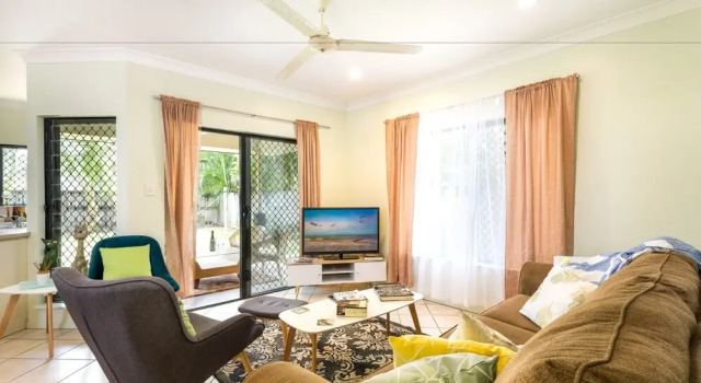 Cable Cottage Holiday House, Book Feriehus Cairns Cairns and Northern Beaches