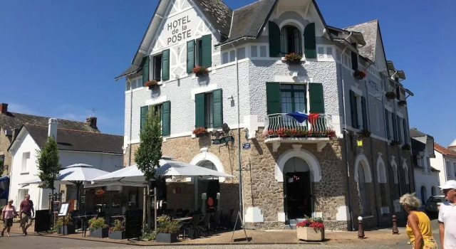 Hôtel de la Poste - Piriac-sur-mer, Забронировать Отель Отели в центре Пирьяк-Сюр-Мер с завтраком, отели в центре Пирьяк-Сюр-Мер с завтраком