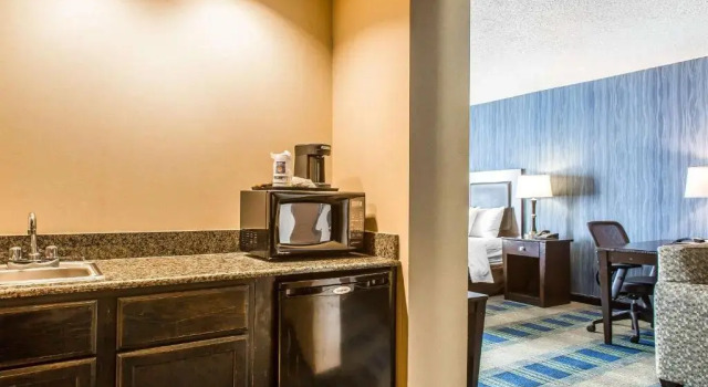 Двухместный номер Business Comfort Inn & Suites Meriden East