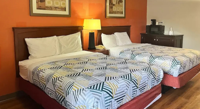 Четырёхместный номер Standard Studio 6 Suites Dayton OH Englewood