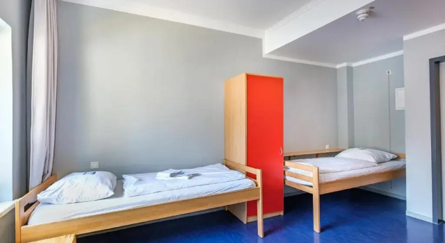 Jugendgästehaus Hauptbahnhof, Book Hostel / Vandrerhjem Hoteller i Berlin med parkering, nær Berlin Central Station, Parkering