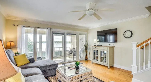 Condo on St Johns River w/ Boat Dock Access!, Reserva ahora Apartamento Welaka Estados Unidos