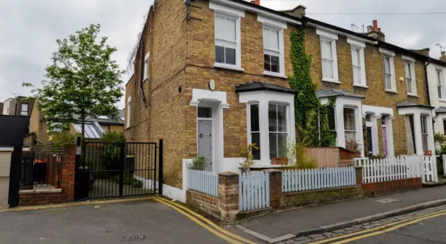 3 Bedroom House In Heart Of Stoke Newington, Забронировать Дом для отпуска Лондон Большой Лондон, рядом с Stoke Newington Station
