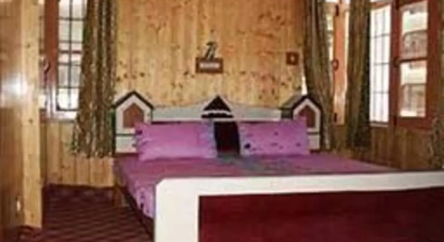 New Kashmir Palace, Забронировать Отель Сринагар Jammu & Kashmir Ski