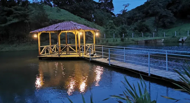 Двухместный семейный номер Standard с видом на горы Burbi Lake Lodge Monteverde