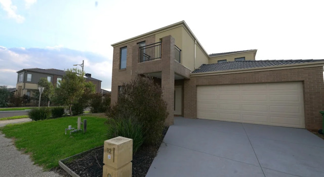 Modern 6BRM House Big Group at Pakenham