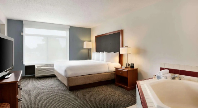 Двухместный люкс Wingate by Wyndham Parkersburg-Vienna