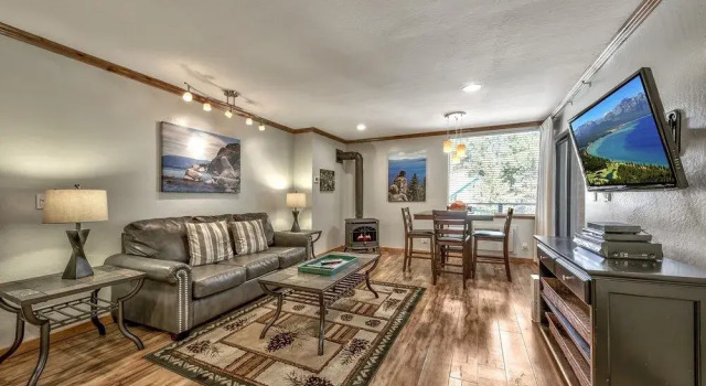 207 Lakeland - 1 Br Condo