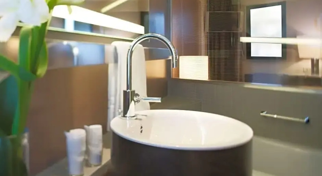 Семейный номер Standard MÖVENPICK Hotel Hamburg City, historischer Wasserturm im Schanzenpark