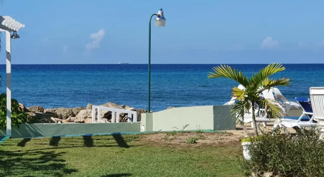 Апартаменты Pipers Cove Resort
