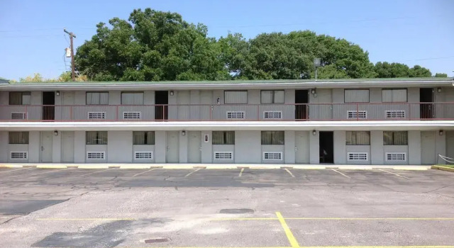 Knights Inn Waco South, Rezervovat Hotel Waco Texas