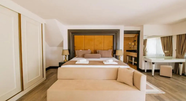 Апартаменты The Mediteran Hotel