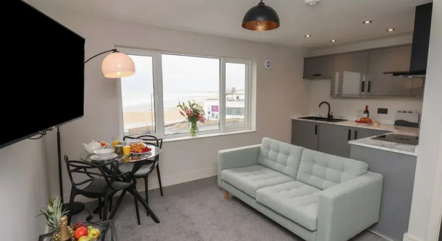 Apt 8 @ Hunter's Quay