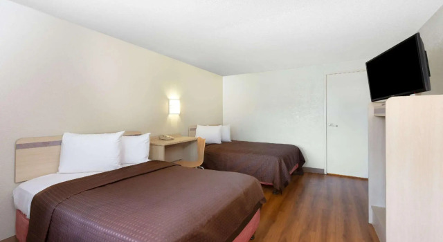 Номер Deluxe Travelodge by Wyndham Essington / Philadelphia Airport