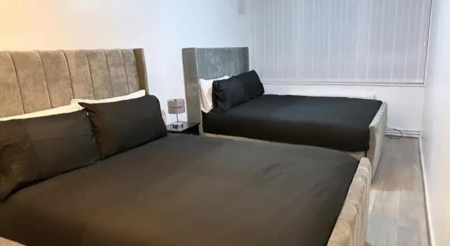 New! Xtra Large 4 Bedroom Up to 14 Guests