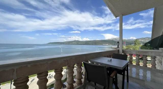 Beyaz Köşk Hotel & Cafe, Prenota Hotel Tatvan 