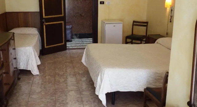 Standard Vierer Zimmer Hotel Touring