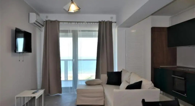 Mamaia Beach LuxyMar 1 Apartment