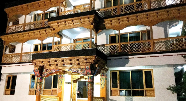 Hotel Caravan Centre, Забронировать Отель Отели Джамму и Кашмира с завтраком, Завтраки