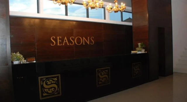 Complex Elite, Rezerwuj Hotel Hotele w Bacau z basenem, Basen