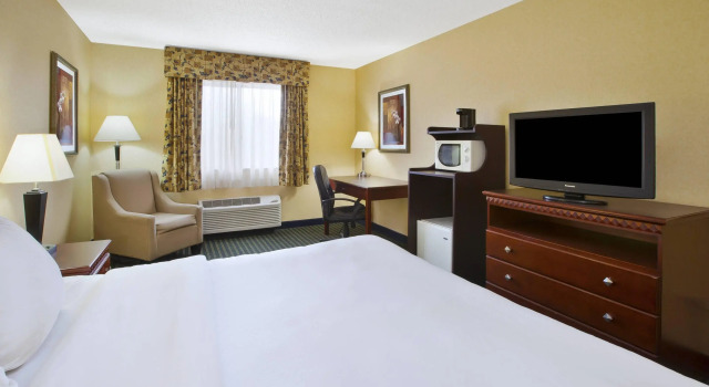 Двухместный номер Standard Quality Inn Marshall near I-69
