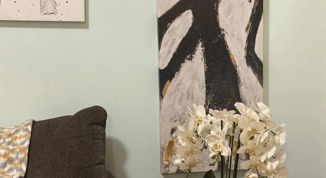 Коттедж 2 Bedroom 2 Bath Apartment Heart of Downtown PIT