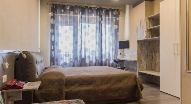Standard Kolmen hengen huone parvekkeella Hotel Royal