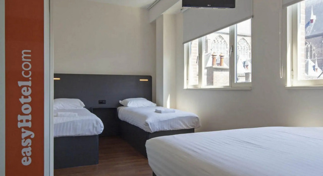 Семейный номер Standard easyHotel The Hague City Centre