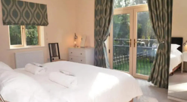 Cotswolds Valleys Accommodation-Stony Hs