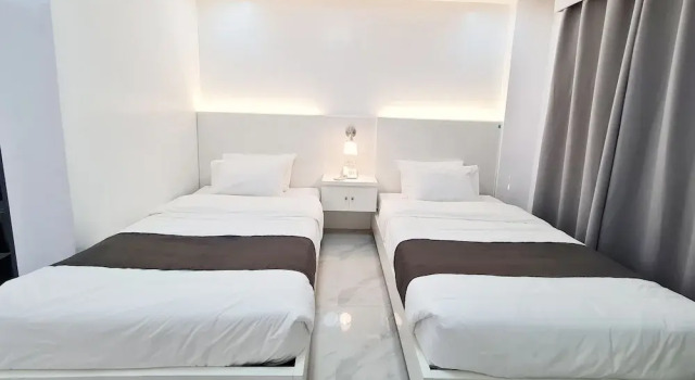 Двухместный номер Deluxe Staycation Hotel