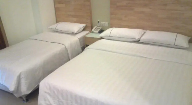 Трёхместный номер Standard Hotel Desaria