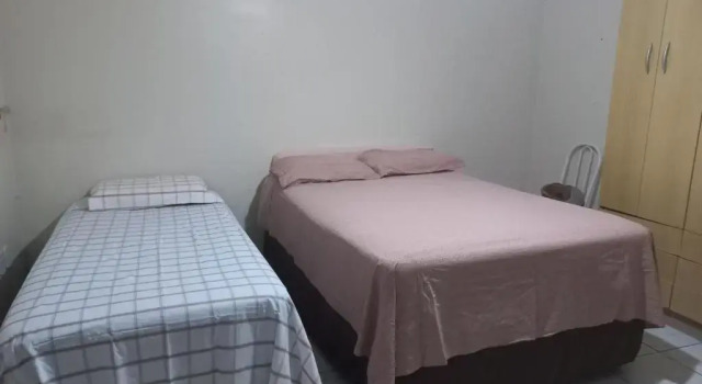 casa a 5 minutos do aeroporto e Univida