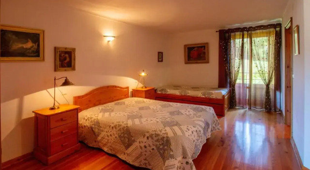House With 4 Bedrooms in Porto de Mós, With Wonderful Lake View, Pool