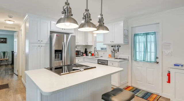 7 Mi to Bonita Beach! Escape w/ Pool Access, Book Feriehus Villaer i Florida, Villa