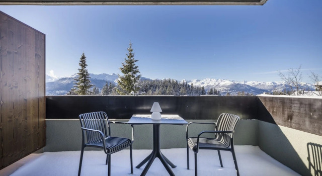 Одноместный номер Standard с балконом и с видом на горы Hotel Valaisia Crans Montana, a Faern Collection Resort